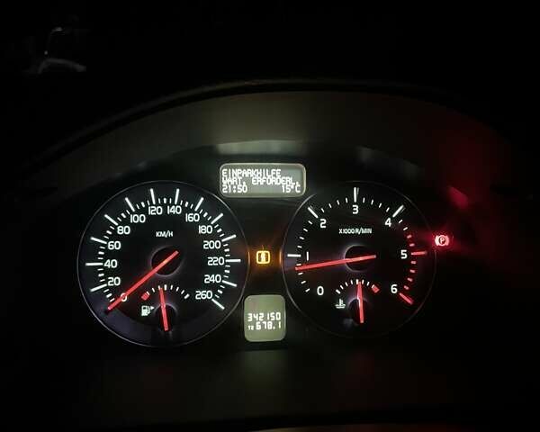 Черный Вольво В50, объемом двигателя 1.98 л и пробегом 346 тыс. км за 8600 $, фото 4 на Automoto.ua