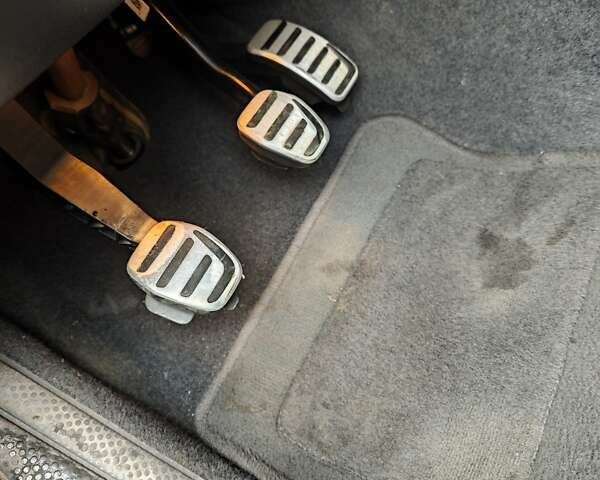 Черный Вольво В50, объемом двигателя 1.6 л и пробегом 246 тыс. км за 7500 $, фото 22 на Automoto.ua