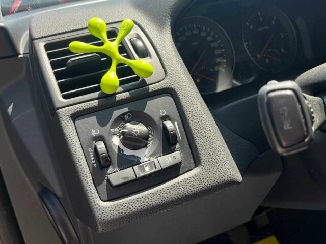 Чорний Вольво V50, об'ємом двигуна 1.6 л та пробігом 214 тис. км за 8300 $, фото 17 на Automoto.ua