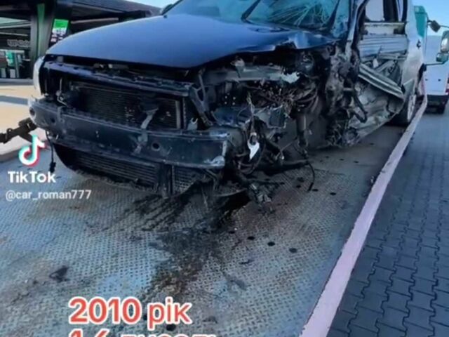 Черный Вольво В50, объемом двигателя 1.6 л и пробегом 227 тыс. км за 3200 $, фото 4 на Automoto.ua