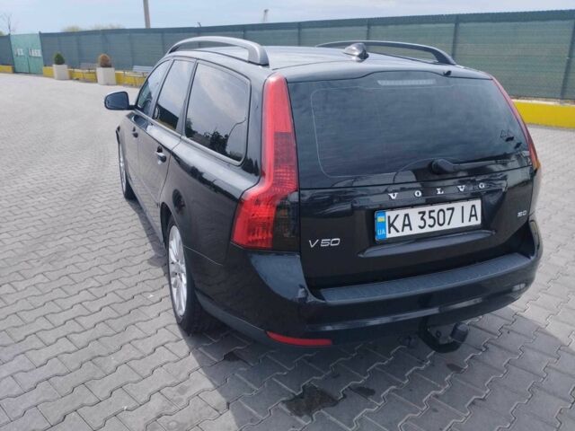Черный Вольво В50, объемом двигателя 1.6 л и пробегом 250 тыс. км за 7600 $, фото 10 на Automoto.ua