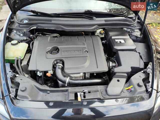 Вольво В50 2010 в Черкассах на Automoto.ua Черный Вольво В50, объемом двигателя 1.56 л и пробегом 308 тыс. км за 6750 $, фото 8 на Automoto.ua