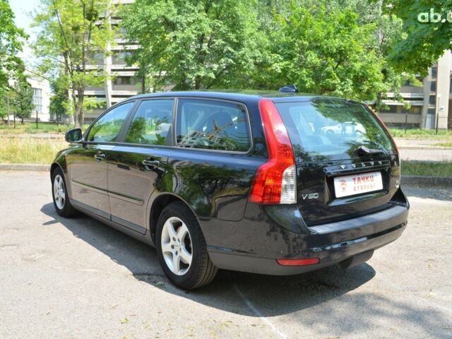 Чорний Вольво V50, об'ємом двигуна 0 л та пробігом 190 тис. км за 7800 $, фото 5 на Automoto.ua