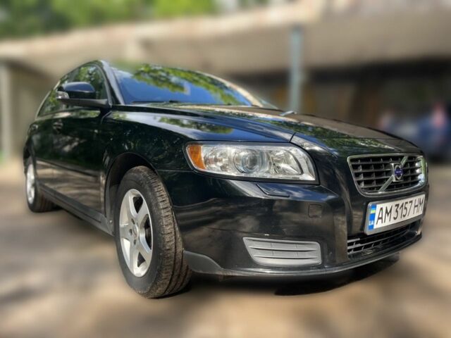 Чорний Вольво V50, об'ємом двигуна 1.6 л та пробігом 215 тис. км за 7500 $, фото 2 на Automoto.ua