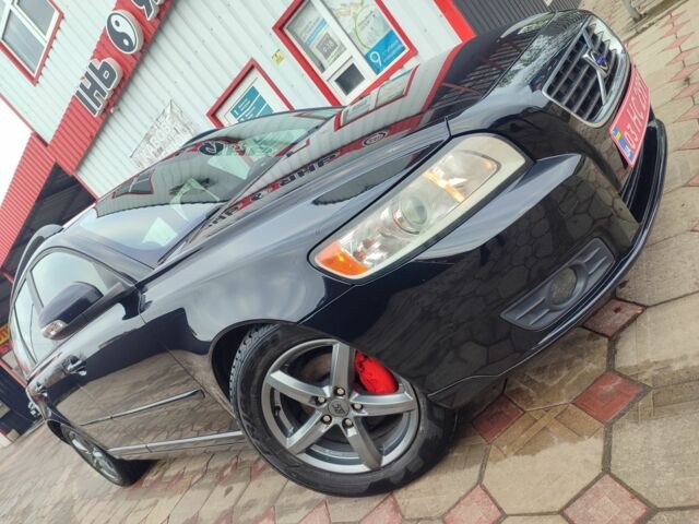 Черный Вольво В50, объемом двигателя 1.6 л и пробегом 202 тыс. км за 8500 $, фото 1 на Automoto.ua