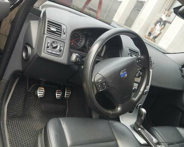 Черный Вольво В50, объемом двигателя 1.6 л и пробегом 218 тыс. км за 6900 $, фото 9 на Automoto.ua