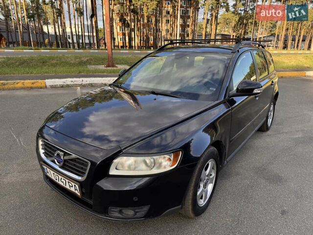 Черный Вольво В50, объемом двигателя 1.56 л и пробегом 250 тыс. км за 6500 $, фото 1 на Automoto.ua