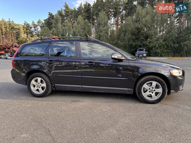 Черный Вольво В50, объемом двигателя 1.56 л и пробегом 250 тыс. км за 6500 $, фото 5 на Automoto.ua