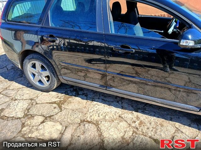 Черный Вольво В50, объемом двигателя 1.6 л и пробегом 283 тыс. км за 6500 $, фото 9 на Automoto.ua
