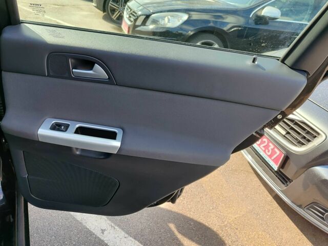 Черный Вольво В50, объемом двигателя 1.6 л и пробегом 201 тыс. км за 8300 $, фото 20 на Automoto.ua