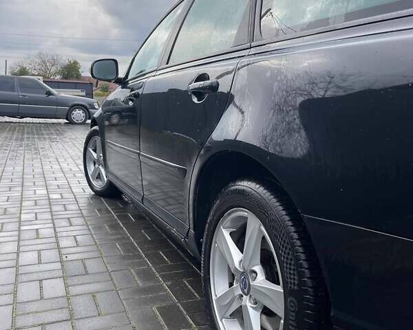 Чорний Вольво V50, об'ємом двигуна 1.56 л та пробігом 238 тис. км за 7500 $, фото 3 на Automoto.ua