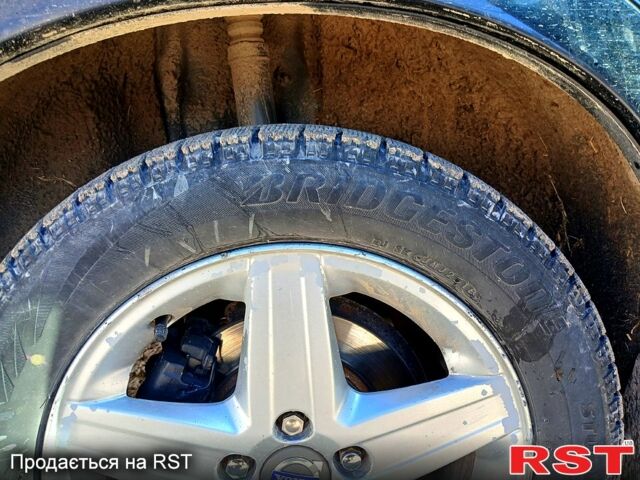 Черный Вольво В50, объемом двигателя 1.6 л и пробегом 283 тыс. км за 6500 $, фото 11 на Automoto.ua