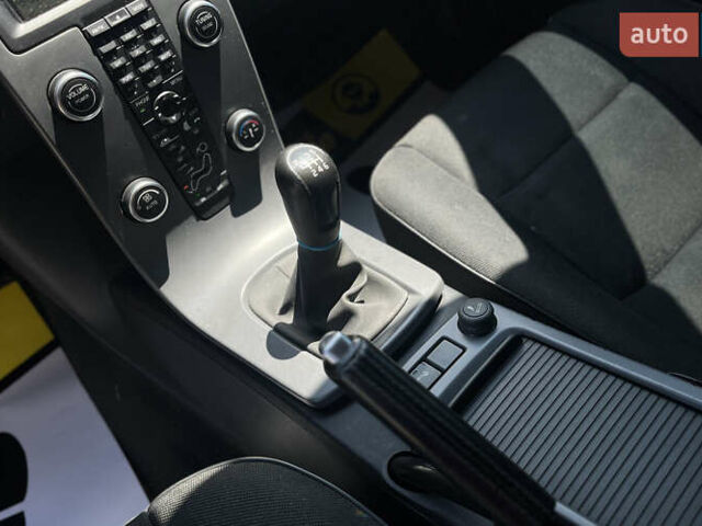 Вольво В50 2010 в Мукачеве на Automoto.ua Черный Вольво В50, объемом двигателя 1.56 л и пробегом 214 тыс. км за 8300 $, фото 22 на Automoto.ua