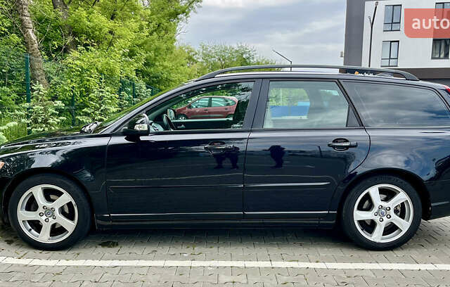 Чорний Вольво V50, об'ємом двигуна 1.6 л та пробігом 201 тис. км за 7300 $, фото 9 на Automoto.ua
