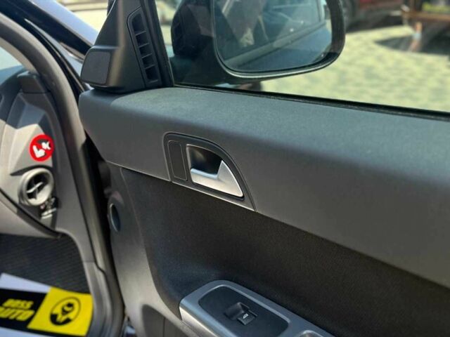 Чорний Вольво V50, об'ємом двигуна 1.6 л та пробігом 214 тис. км за 8300 $, фото 9 на Automoto.ua