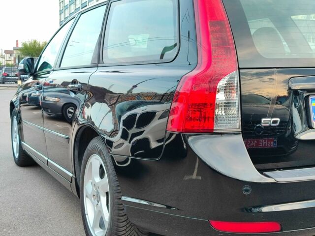 Черный Вольво В50, объемом двигателя 1.6 л и пробегом 201 тыс. км за 8300 $, фото 4 на Automoto.ua
