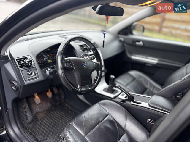 Черный Вольво В50, объемом двигателя 1.6 л и пробегом 264 тыс. км за 7600 $, фото 8 на Automoto.ua