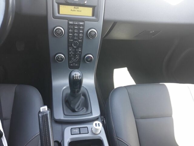 Чорний Вольво V50, об'ємом двигуна 1.6 л та пробігом 258 тис. км за 7800 $, фото 11 на Automoto.ua