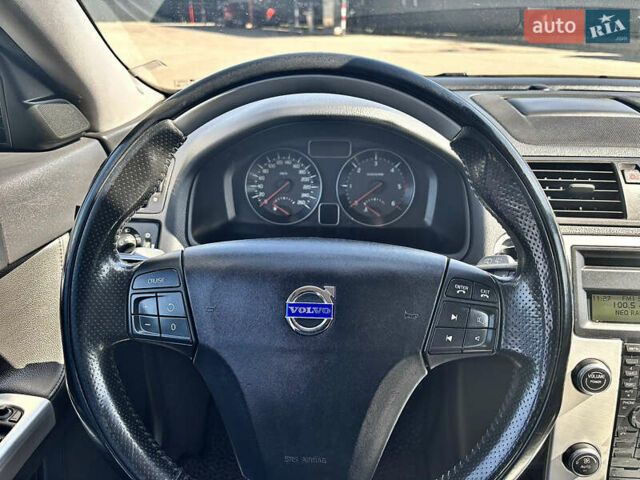 Черный Вольво В50, объемом двигателя 1.6 л и пробегом 263 тыс. км за 8100 $, фото 7 на Automoto.ua