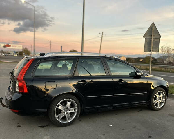 Черный Вольво В50, объемом двигателя 1.56 л и пробегом 146 тыс. км за 7800 $, фото 3 на Automoto.ua
