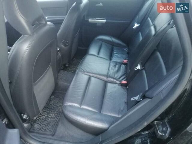 Черный Вольво В50, объемом двигателя 1.6 л и пробегом 224 тыс. км за 7500 $, фото 6 на Automoto.ua