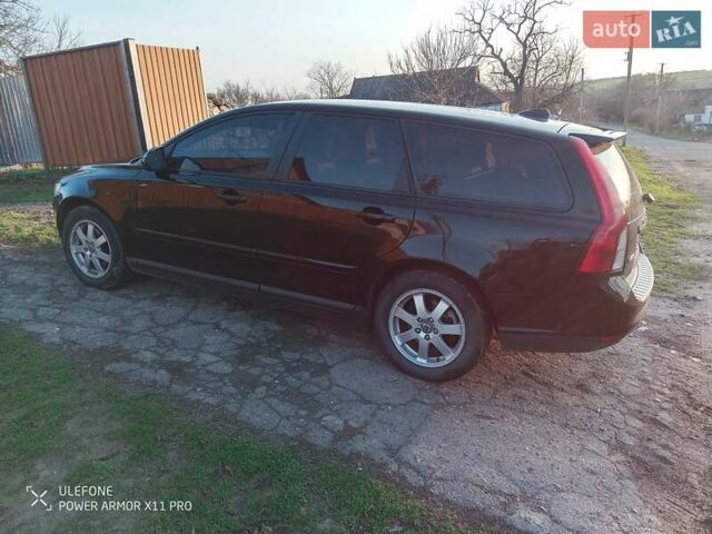 Черный Вольво В50, объемом двигателя 1.6 л и пробегом 186 тыс. км за 6700 $, фото 1 на Automoto.ua