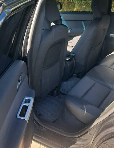 Черный Вольво В50, объемом двигателя 1.6 л и пробегом 250 тыс. км за 5800 $, фото 12 на Automoto.ua