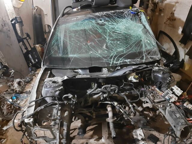 Чорний Вольво V50, об'ємом двигуна 1.6 л та пробігом 230 тис. км за 2000 $, фото 2 на Automoto.ua