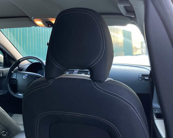 Черный Вольво В50, объемом двигателя 1.56 л и пробегом 203 тыс. км за 7800 $, фото 80 на Automoto.ua