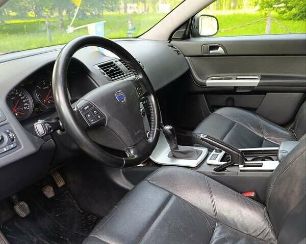 Черный Вольво В50, объемом двигателя 1.56 л и пробегом 325 тыс. км за 6500 $, фото 6 на Automoto.ua