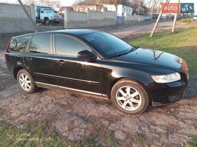 Черный Вольво В50, объемом двигателя 1.6 л и пробегом 186 тыс. км за 6700 $, фото 3 на Automoto.ua