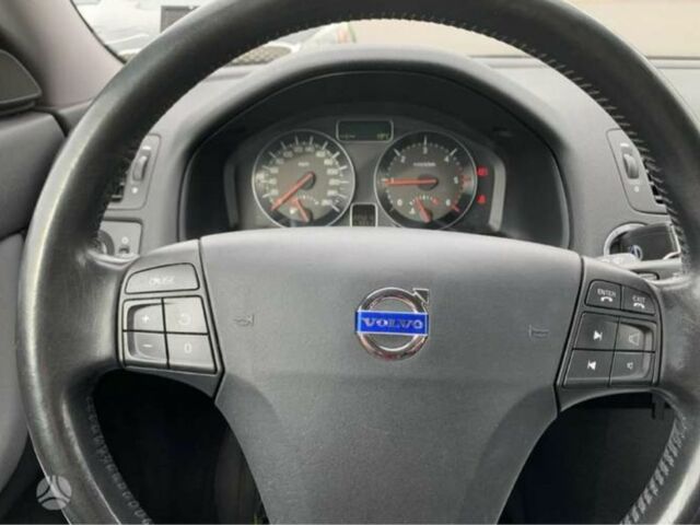 Черный Вольво В50, объемом двигателя 1.6 л и пробегом 285 тыс. км за 6500 $, фото 5 на Automoto.ua