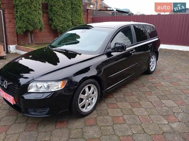 Чорний Вольво V50, об'ємом двигуна 0 л та пробігом 220 тис. км за 7400 $, фото 1 на Automoto.ua