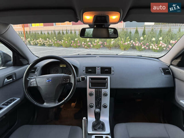 Чорний Вольво V50, об'ємом двигуна 1.6 л та пробігом 237 тис. км за 7300 $, фото 9 на Automoto.ua