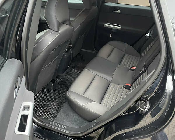 Чорний Вольво V50, об'ємом двигуна 1.6 л та пробігом 268 тис. км за 8200 $, фото 7 на Automoto.ua