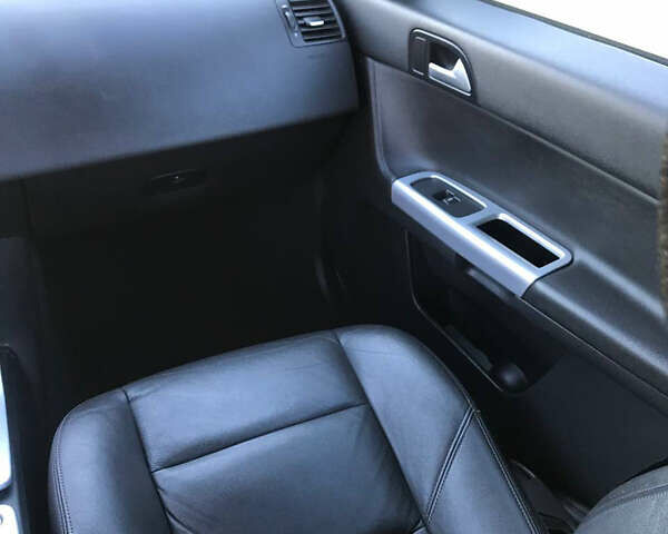 Черный Вольво В50, объемом двигателя 2 л и пробегом 269 тыс. км за 10350 $, фото 12 на Automoto.ua