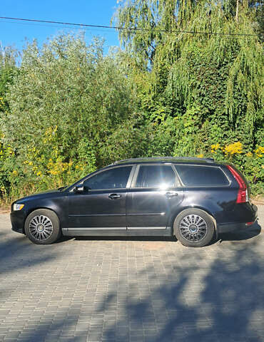 Черный Вольво В50, объемом двигателя 1.6 л и пробегом 250 тыс. км за 5800 $, фото 8 на Automoto.ua