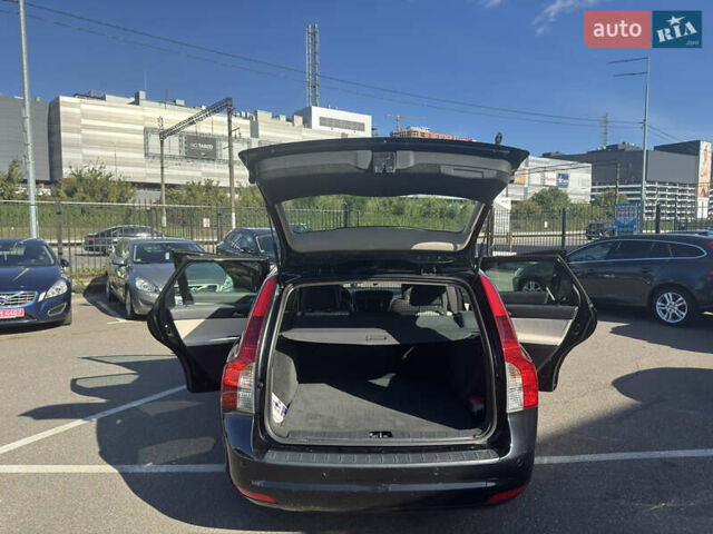 Вольво В50 2010 в Киеве на Automoto.ua Черный Вольво В50, объемом двигателя 1.6 л и пробегом 248 тыс. км за 9200 $, фото 14 на Automoto.ua