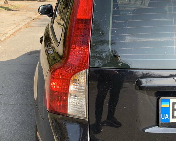 Черный Вольво В50, объемом двигателя 1.56 л и пробегом 270 тыс. км за 8100 $, фото 10 на Automoto.ua