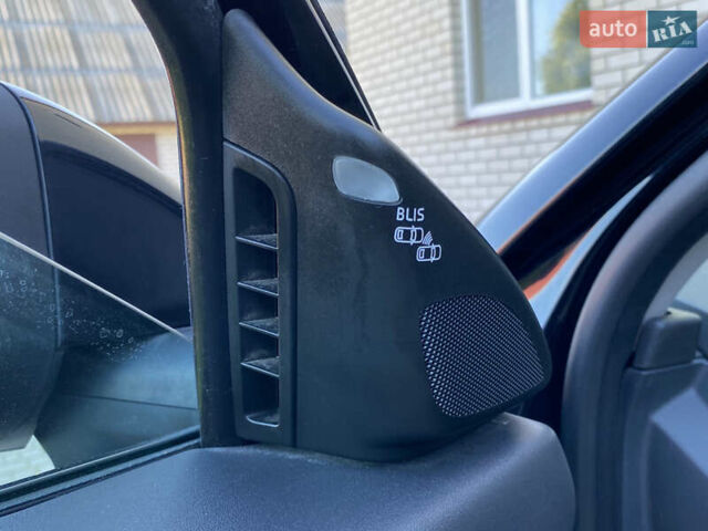 Чорний Вольво V50, об'ємом двигуна 2 л та пробігом 279 тис. км за 9400 $, фото 59 на Automoto.ua