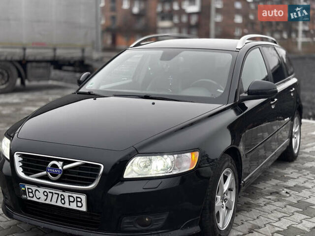 Черный Вольво В50, объемом двигателя 1.6 л и пробегом 264 тыс. км за 7600 $, фото 1 на Automoto.ua