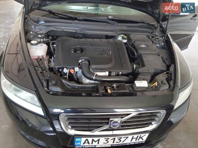 Чорний Вольво V50, об'ємом двигуна 1.6 л та пробігом 233 тис. км за 6700 $, фото 7 на Automoto.ua