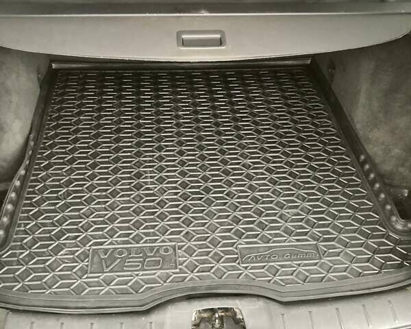 Черный Вольво В50, объемом двигателя 1.56 л и пробегом 257 тыс. км за 7700 $, фото 17 на Automoto.ua