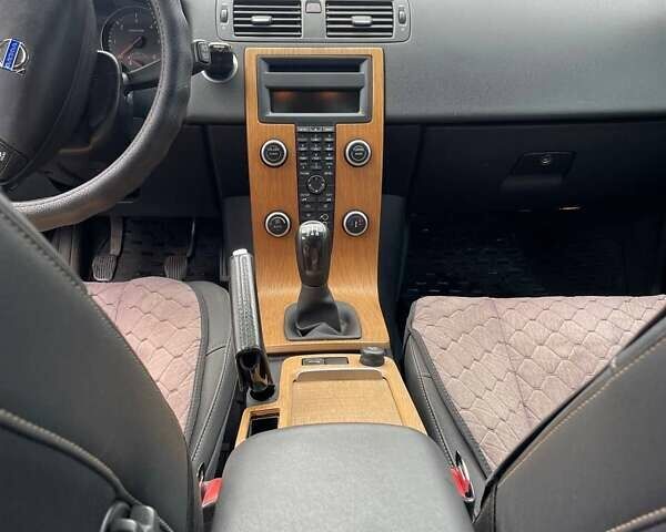 Чорний Вольво V50, об'ємом двигуна 1.56 л та пробігом 238 тис. км за 7500 $, фото 11 на Automoto.ua