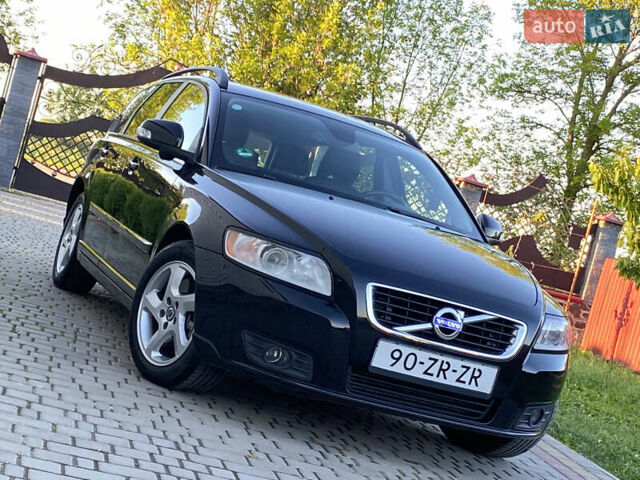 Черный Вольво В50, объемом двигателя 2 л и пробегом 279 тыс. км за 9400 $, фото 7 на Automoto.ua