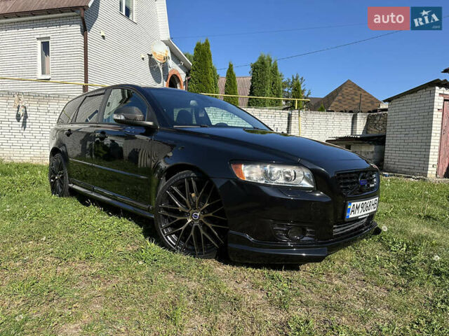Черный Вольво В50, объемом двигателя 1.98 л и пробегом 265 тыс. км за 8000 $, фото 3 на Automoto.ua
