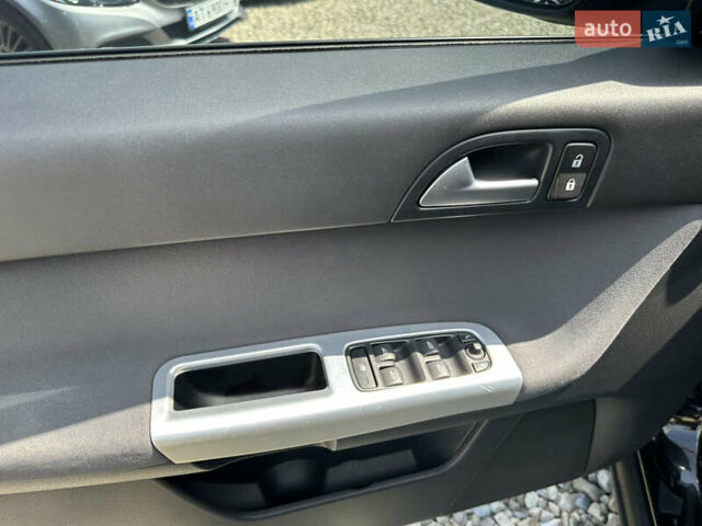 Вольво В50 2010 в Ивано-Франковске на Automoto.ua Черный Вольво В50, объемом двигателя 1.6 л и пробегом 305 тыс. км за 6999 $, фото 16 на Automoto.ua