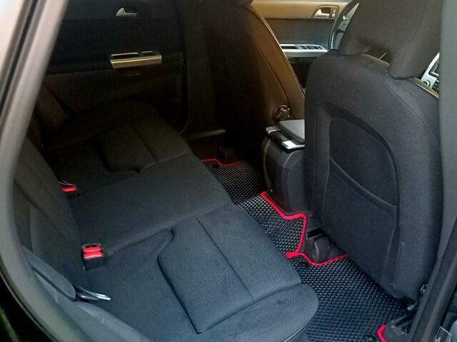 Черный Вольво В50, объемом двигателя 1.6 л и пробегом 278 тыс. км за 7600 $, фото 5 на Automoto.ua