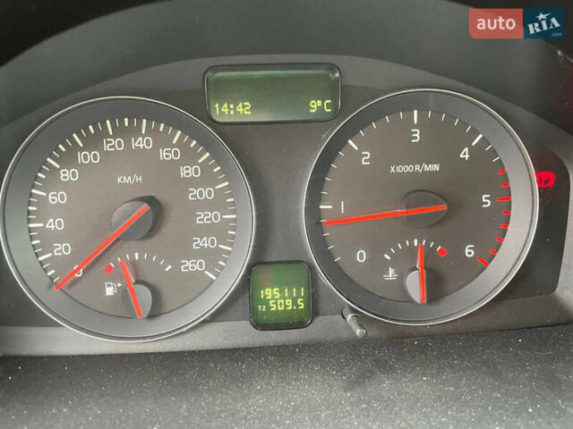 Черный Вольво В50, объемом двигателя 1.6 л и пробегом 195 тыс. км за 6200 $, фото 4 на Automoto.ua
