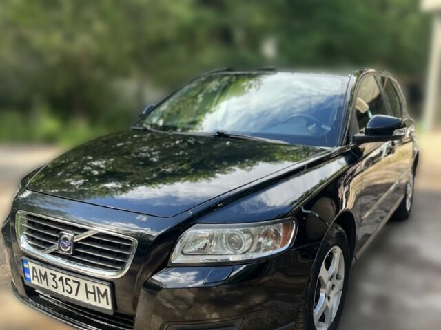 Чорний Вольво V50, об'ємом двигуна 1.6 л та пробігом 215 тис. км за 7500 $, фото 3 на Automoto.ua